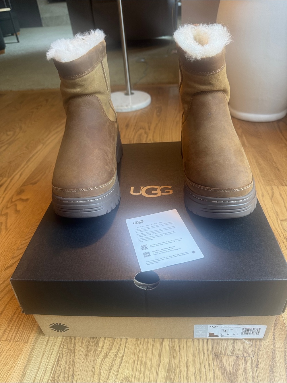 NWOT Men’s UGG Chestnut Brown Heritage Pull-on Trailgazer Boots